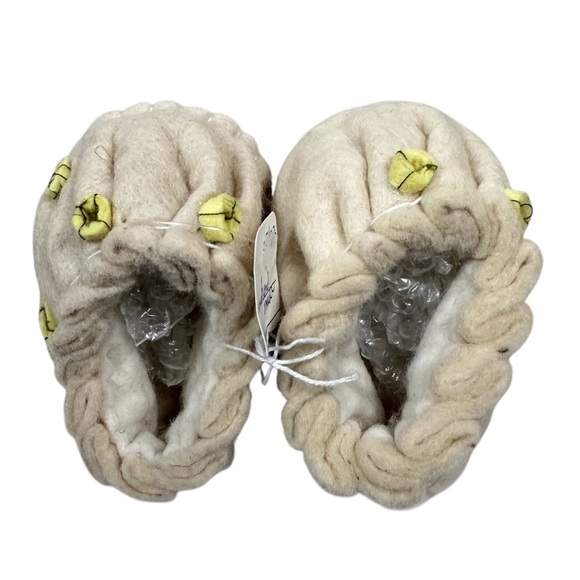 HANDMADE 100% Wool Floral Pique Baby Bootie Slippers - Picture 5 of 8